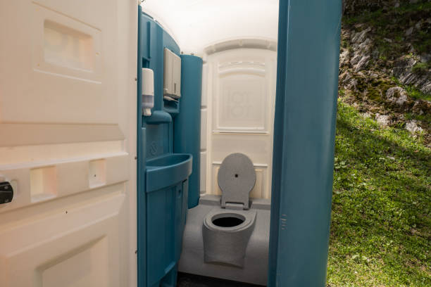 Best Portable restroom trailer rental  in Teays Valley, WV